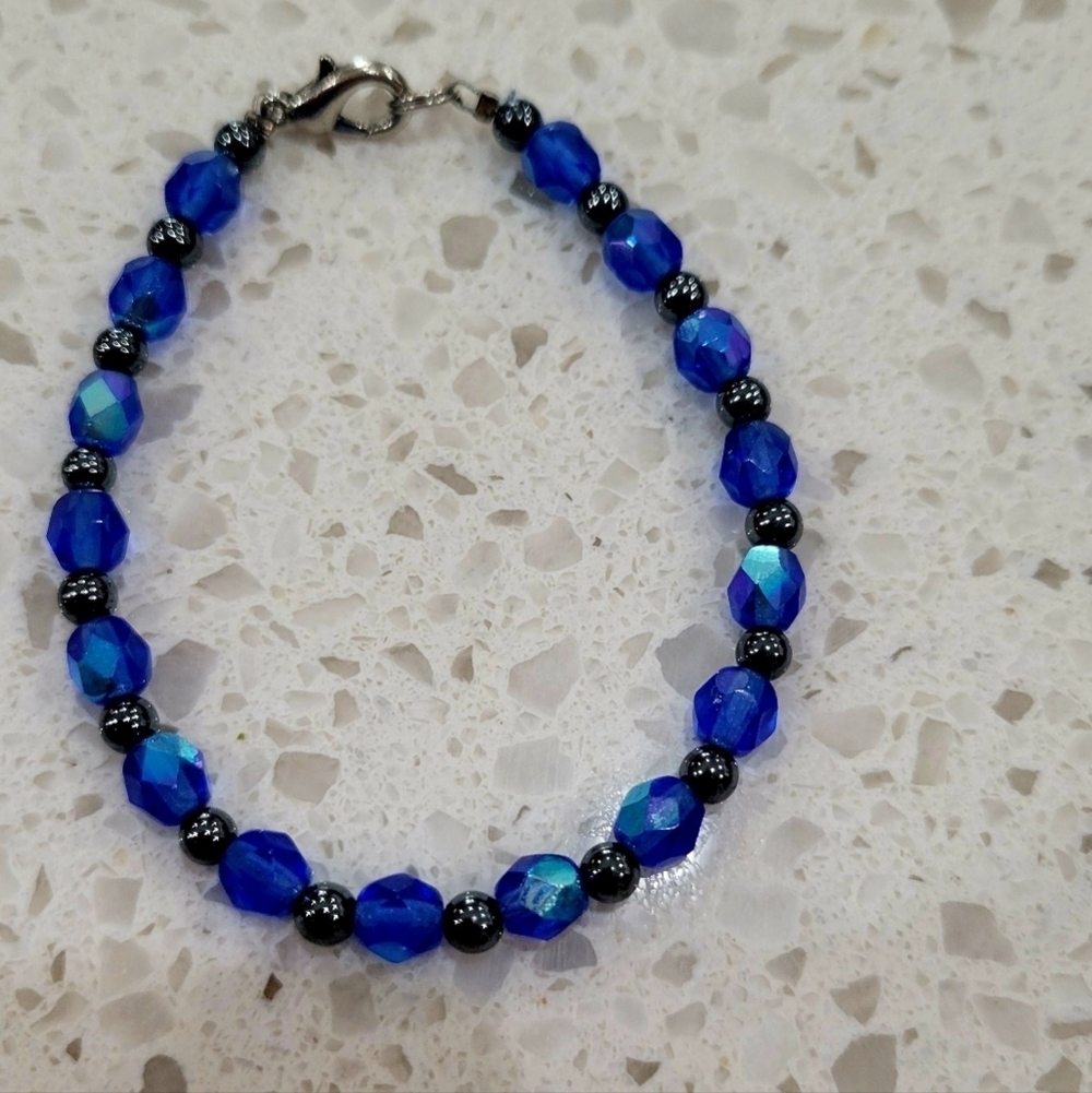 Elegant Blue Beaded Bracelet – Classic & Versatile Jewelry